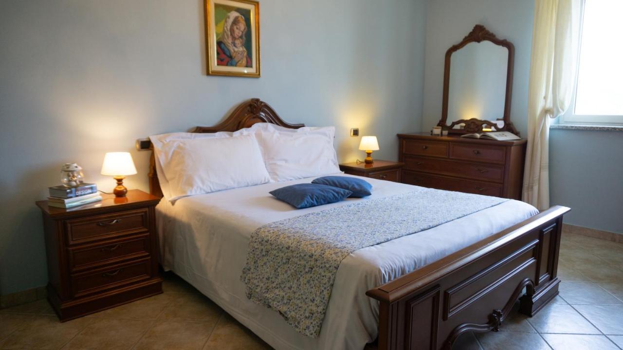 Sunny House Apartment Diano d'Alba Bagian luar foto
