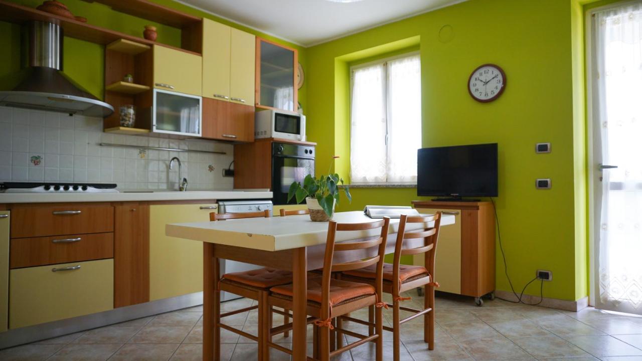 Sunny House Apartment Diano d'Alba Bagian luar foto